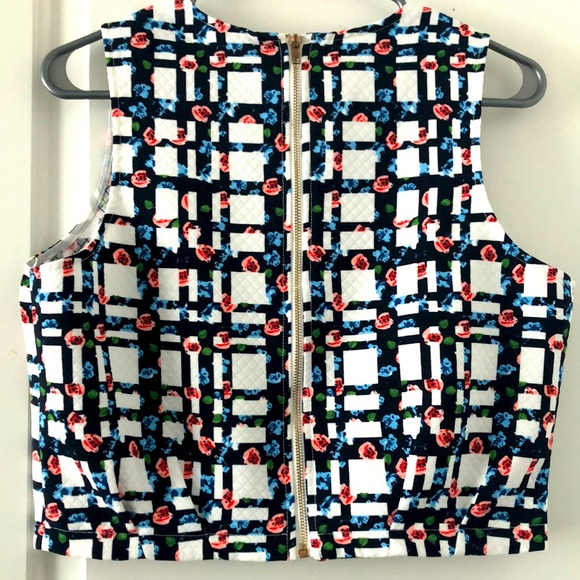 Forever 21 Floral Top - Picture 2 of 4